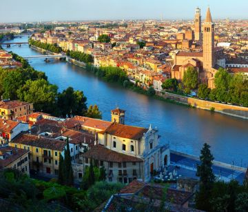 Екскурзия в ИТАЛИЯ - Свети Валентин във ВЕРОНА, 3 нощувки със самолет и обслужване на български език! С включена дегустация на вино!