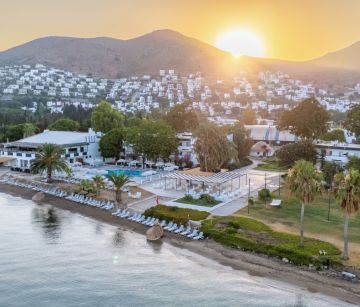 LADONIA LUNA BEACH