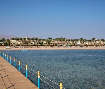 Coral Sea Water World Resort