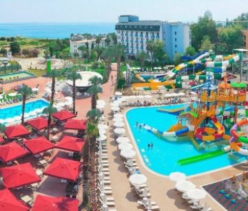 CLUB AQUA PLAZA HOTEL