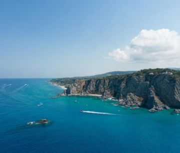 Почивка в Калабрия с чартър от София