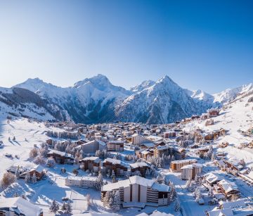 НОВА ГОДИНА 2026 ВЪВ ФРЕНСКИТЕ АЛПИ - COURCHEVEL, CHAMONIX & LES 2 ALPES / ПАКЕТИ 7 НОЩУВКИ В ПЕРИОД: 28.12.2025 - 04.01.2026