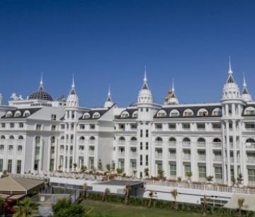 SIDE ROYAL PALACE