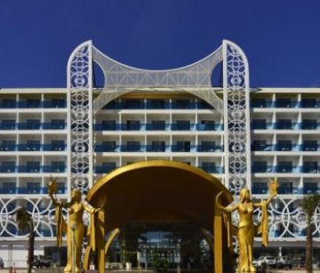 AZURA DELUXE RESORT & SPA HOTEL
